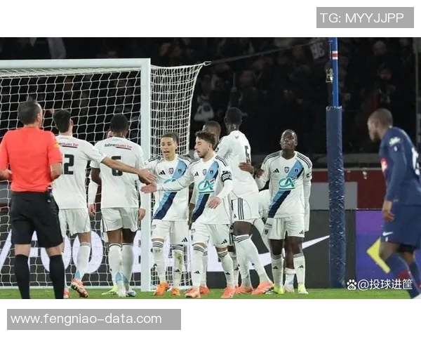 巴黎圣日耳曼大胜尤文图斯五球狂欢友谊赛精彩瞬间引发全场热烈反响