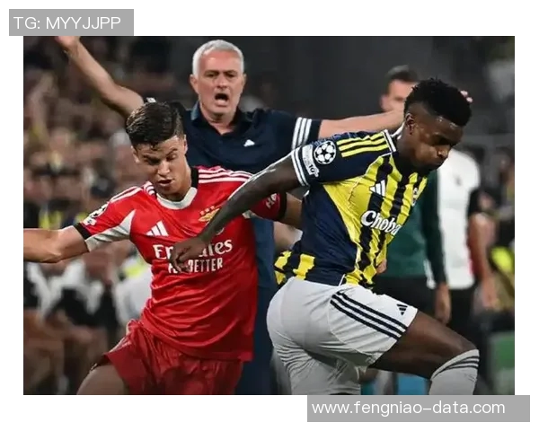 世界杯曼城与本菲卡激战四三乌龙球引发争议判罚全场沸腾