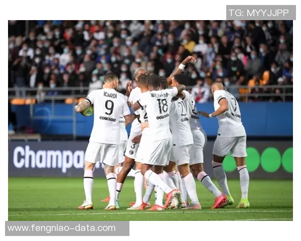 国王杯激战那不勒斯与巴黎圣日耳曼平局帽子戏法引发全场热潮分析